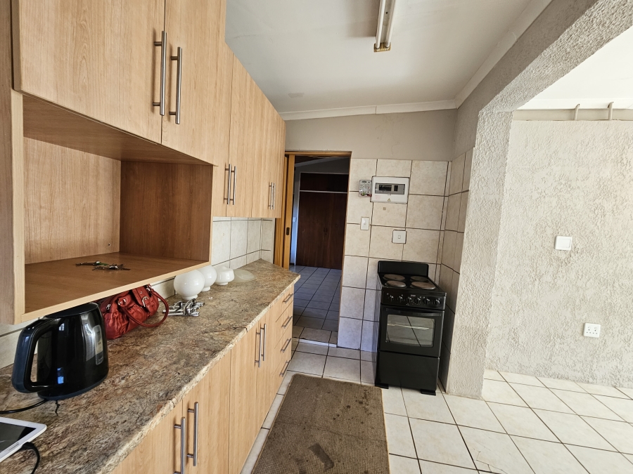 To Let 2 Bedroom Property for Rent in Flamwood North West